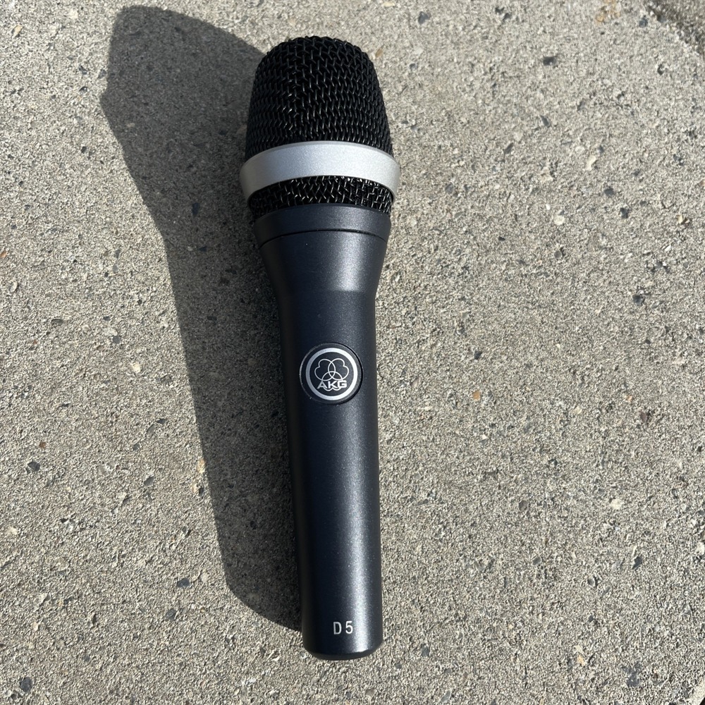 AKG D5 Vocal Handheld Dynamic Microphone Live Concert Sound Mic UNTESTED